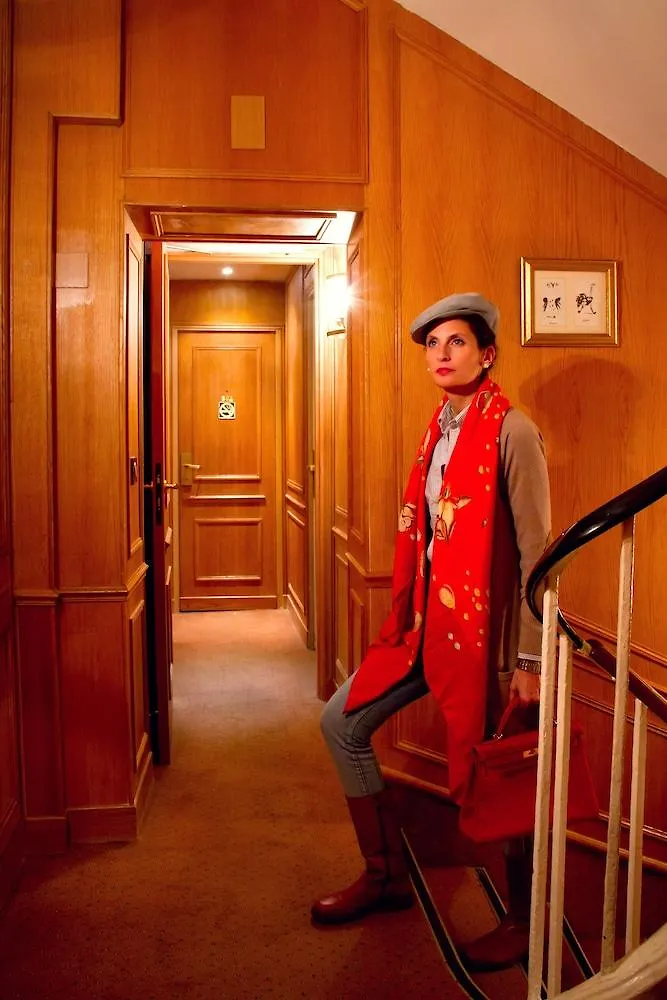 La Sanguine Hotel 2*